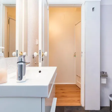 Nesha Lucky Nr. 23 게스트하우스 3*