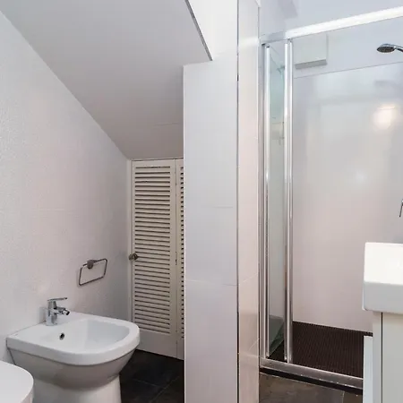 Nesha Lucky Nr. 23 게스트하우스 3*