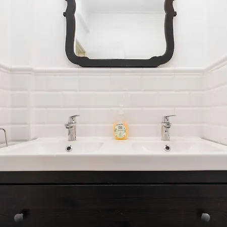 Nesha Lucky Nr. 23 3* リスボン