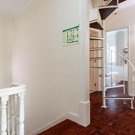 Nesha Lucky Nr. 23 リスボン