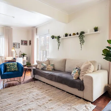 Nesha Lucky Nr. 23 ゲストハウス リスボン