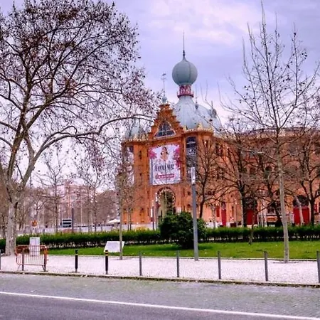 Nesha Lucky Nr. 23 ゲストハウス リスボン