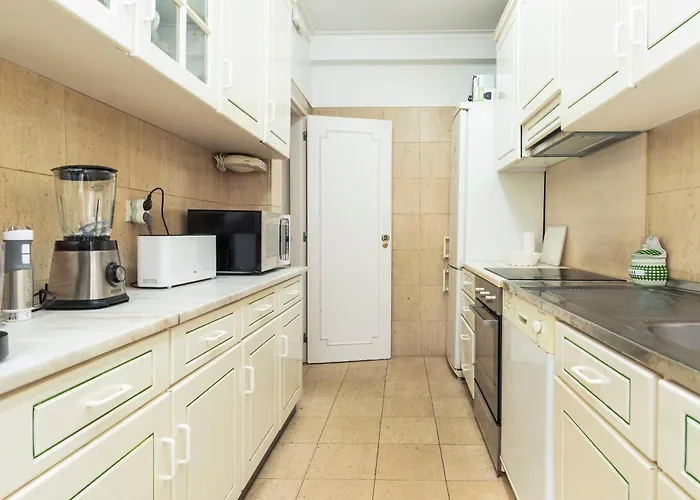 Nesha Lucky Nr. 23 Πανσιόν Lisboa