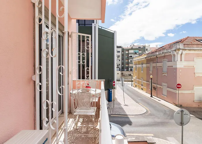 Nesha Lucky Nr. 23 Πανσιόν Lisboa